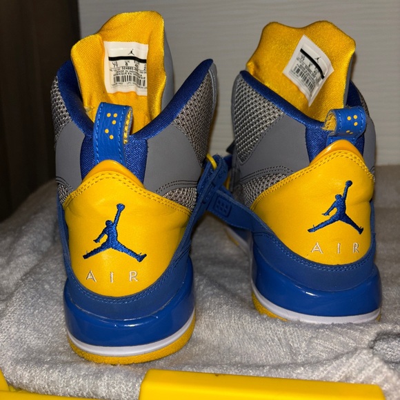 Nike Air Jordan Flight 23, nearly new! 6 youth - Picture 2 of 3